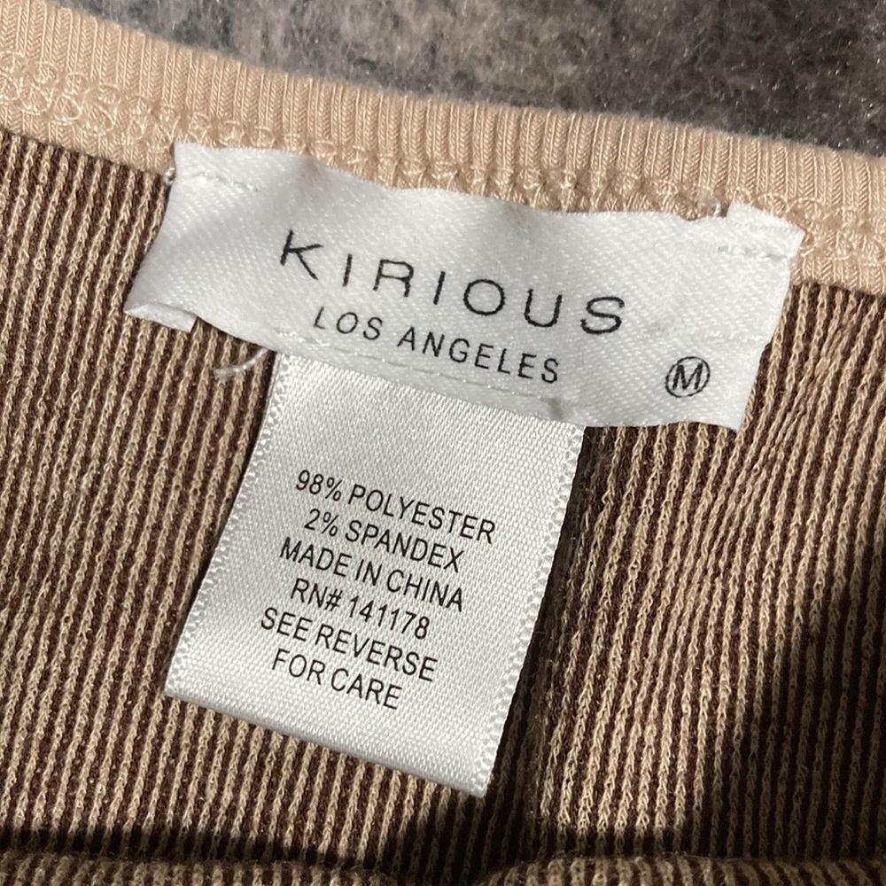 Medium Sized Kirious Los Angeles brown pattern 2 piece set. Skirt And Top - Picture 8 of 8